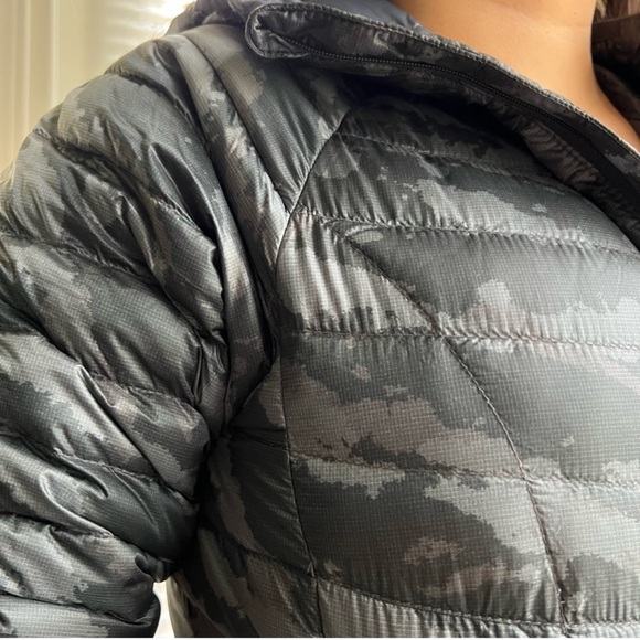 Mountain Hardwear Ghost Whisperer Hooded Down Jacket - Picture 3 of 8